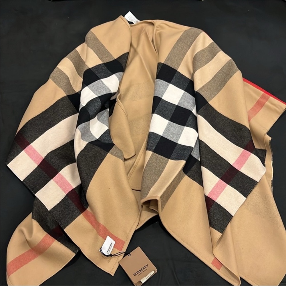 π₯π₯π₯100% Authentic Burberry Reversible Check cap - Picture 7 of 15